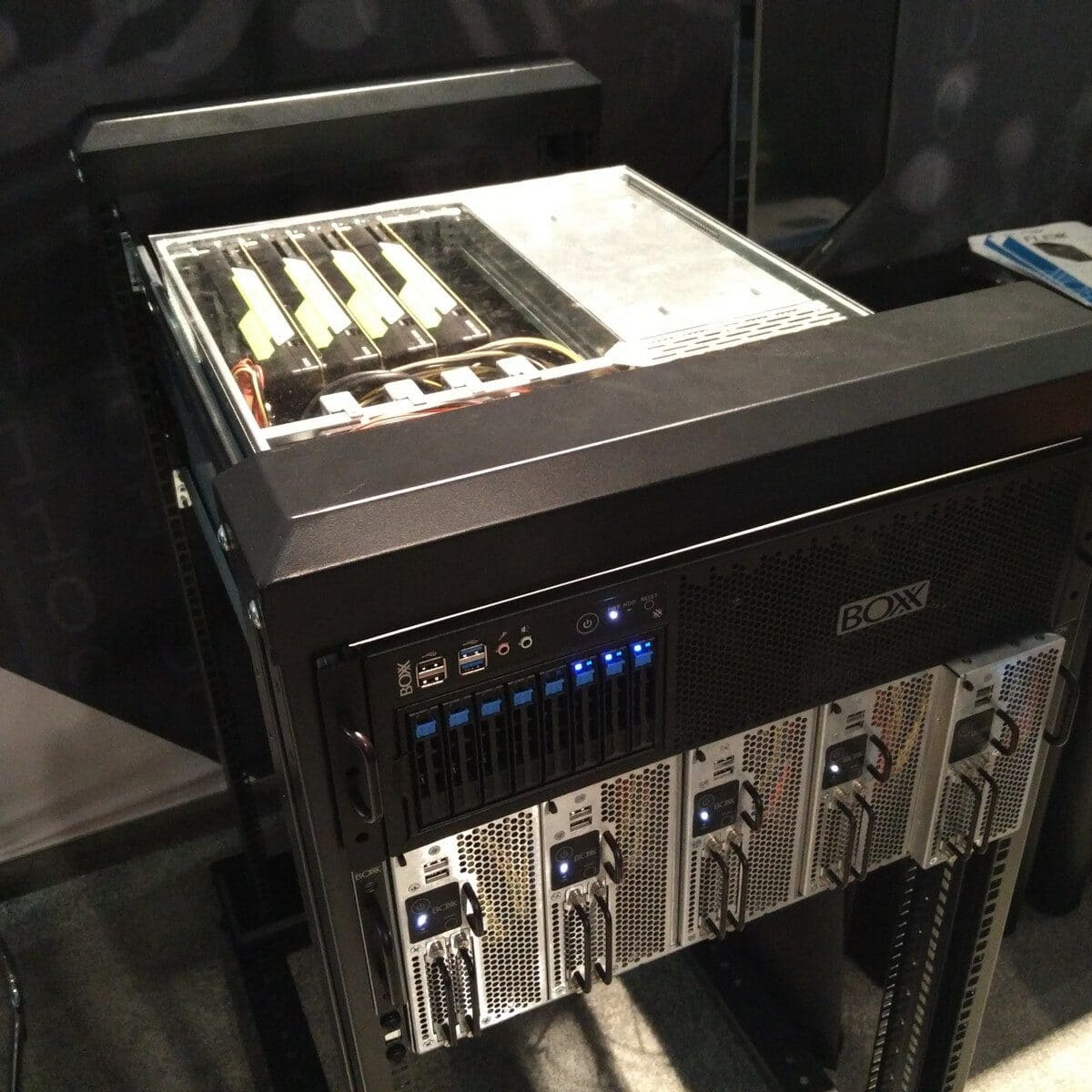 RAXX W3 — Rack’te